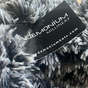 Pandemonium new with tags Faux Silver Tipped grey  Fox Fur Gloves Mittens USA